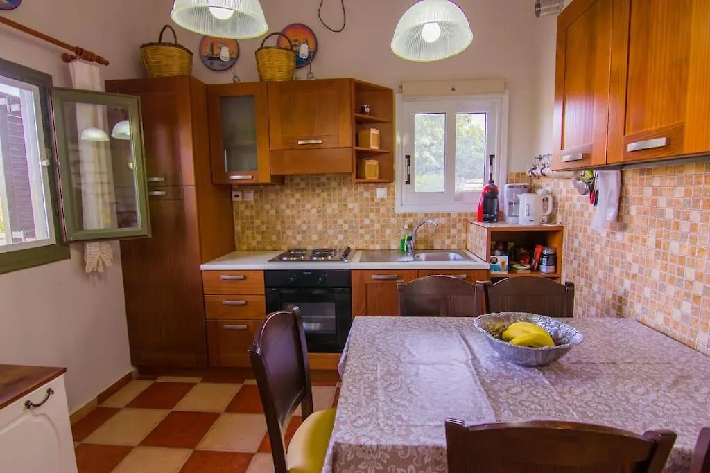 Dreamy Wooden Cottage Lixouri