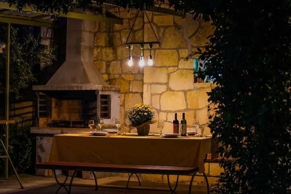 Dreamy Wooden Cottage Lixouri Greece